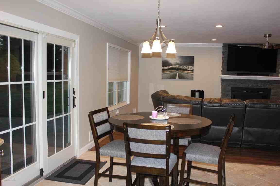 6 Peter Pl - Photo 3 of 12