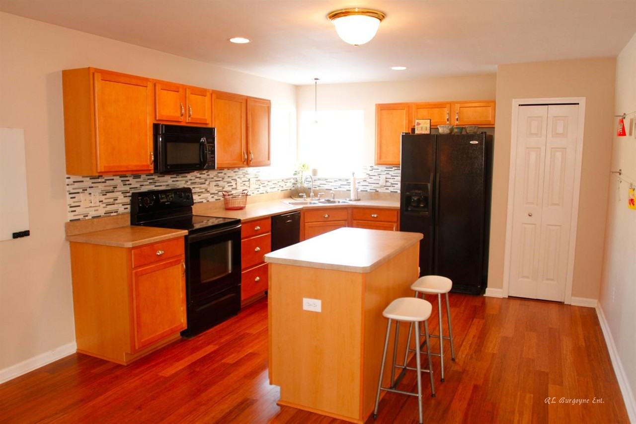 1219 Daisy Ln - Photo 2 of 34
