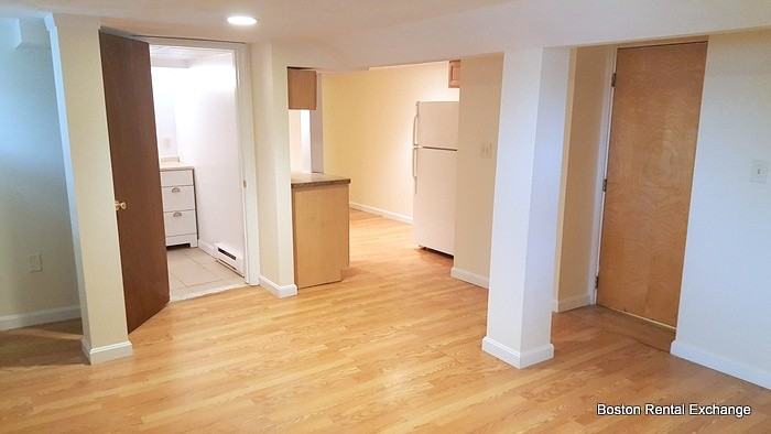 14 Garrison Ave #14