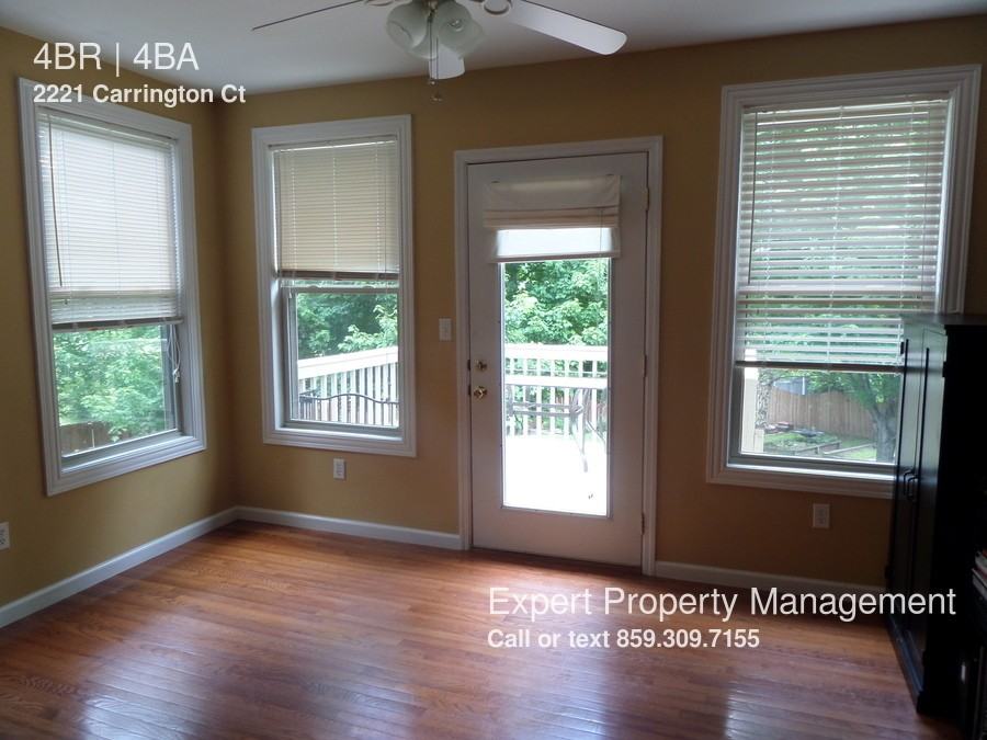 2221 Carrington Ct - Photo 3 of 31