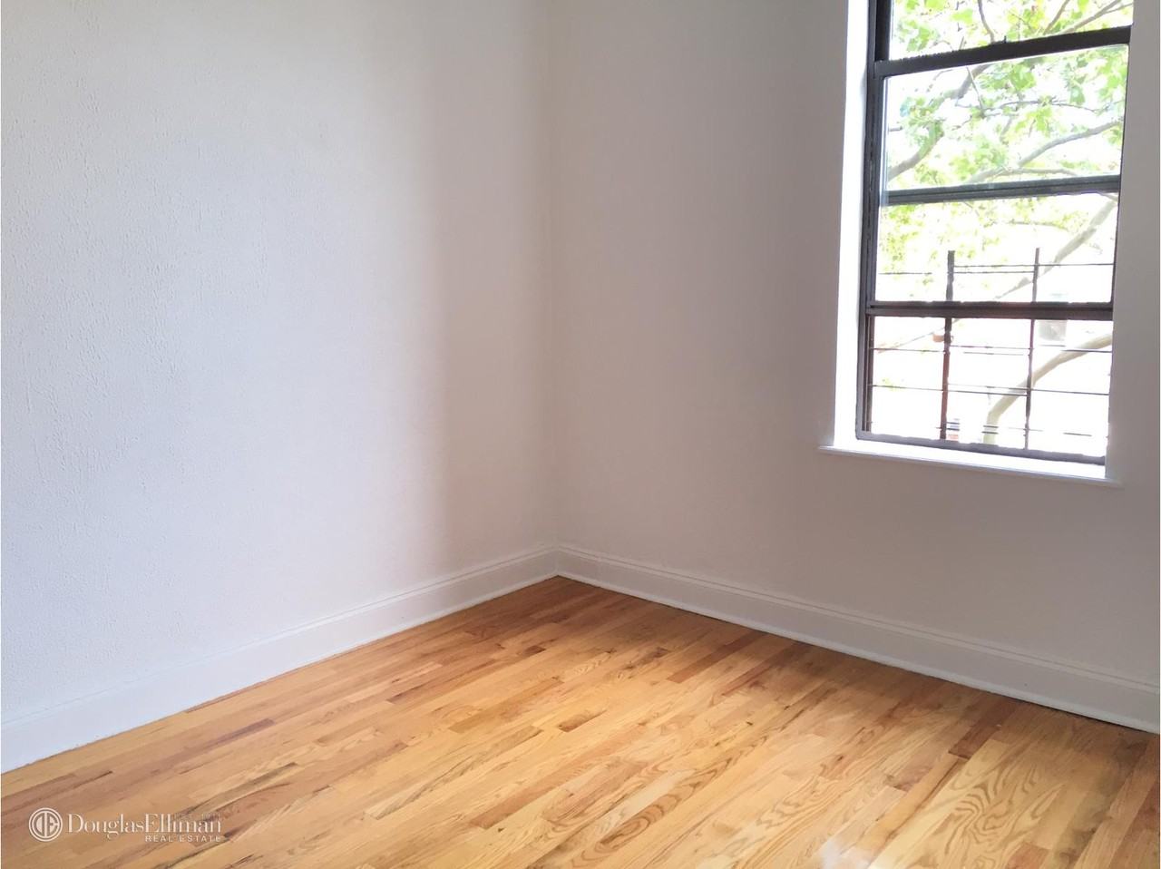 37-15 64th St #3E - Photo 3 of 5