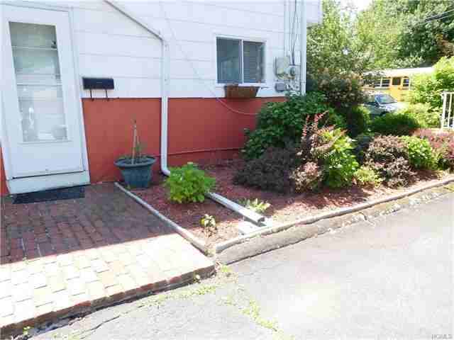 24 Govan Dr - Photo 3 of 10