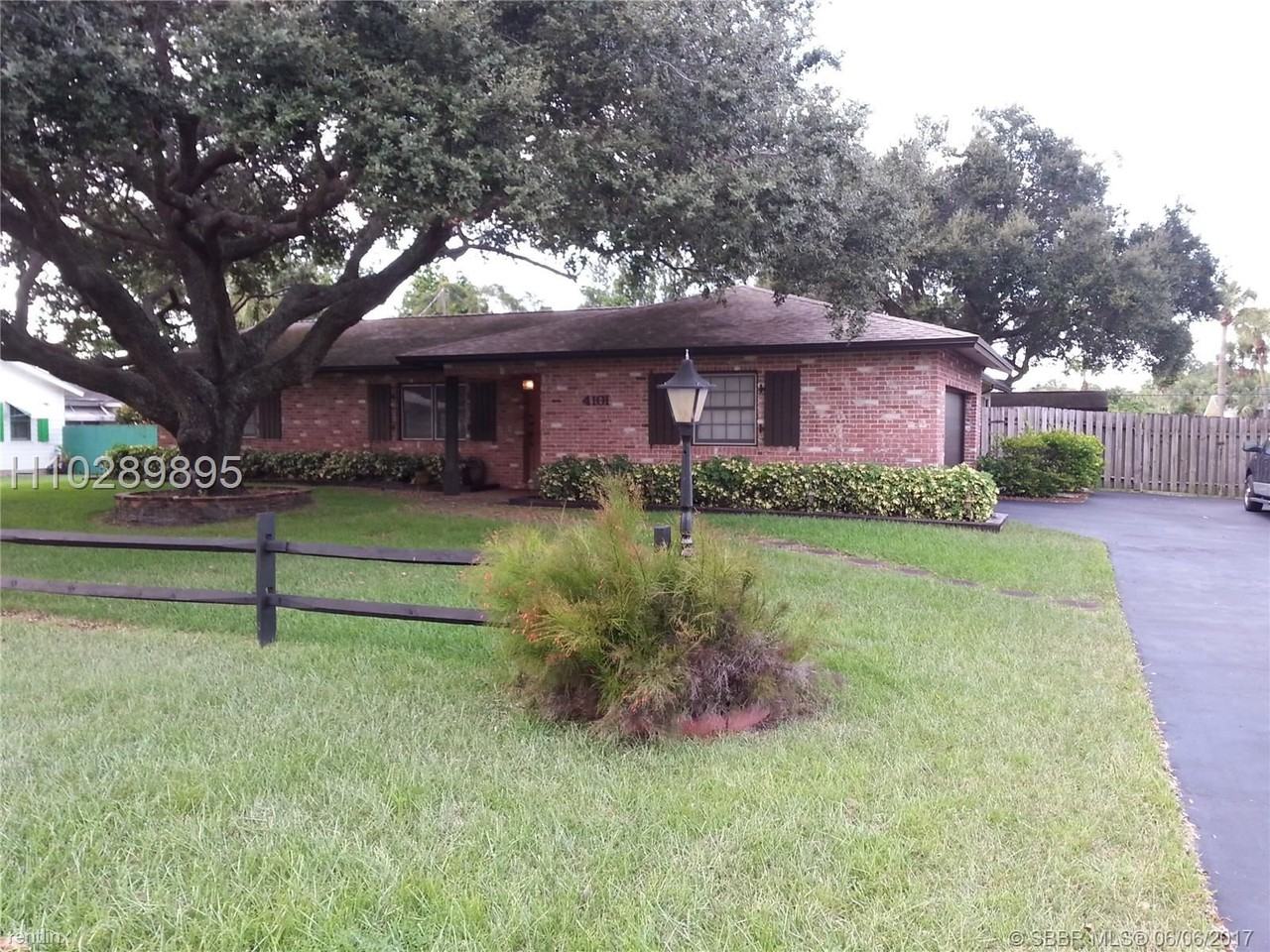 4101 SW 5th St - Photo 2 of 19