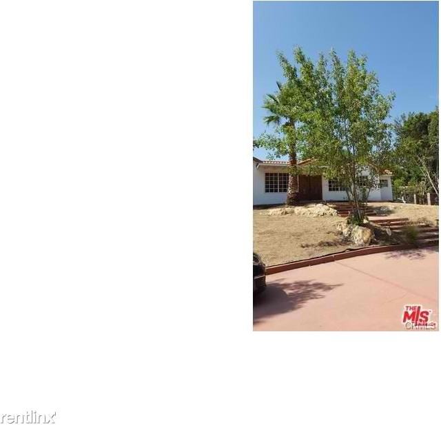 10440 Johanna Ave - Photo 3 of 17