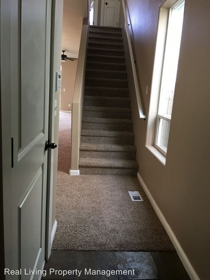 8843 N Burrage Ave - Photo 2 of 24