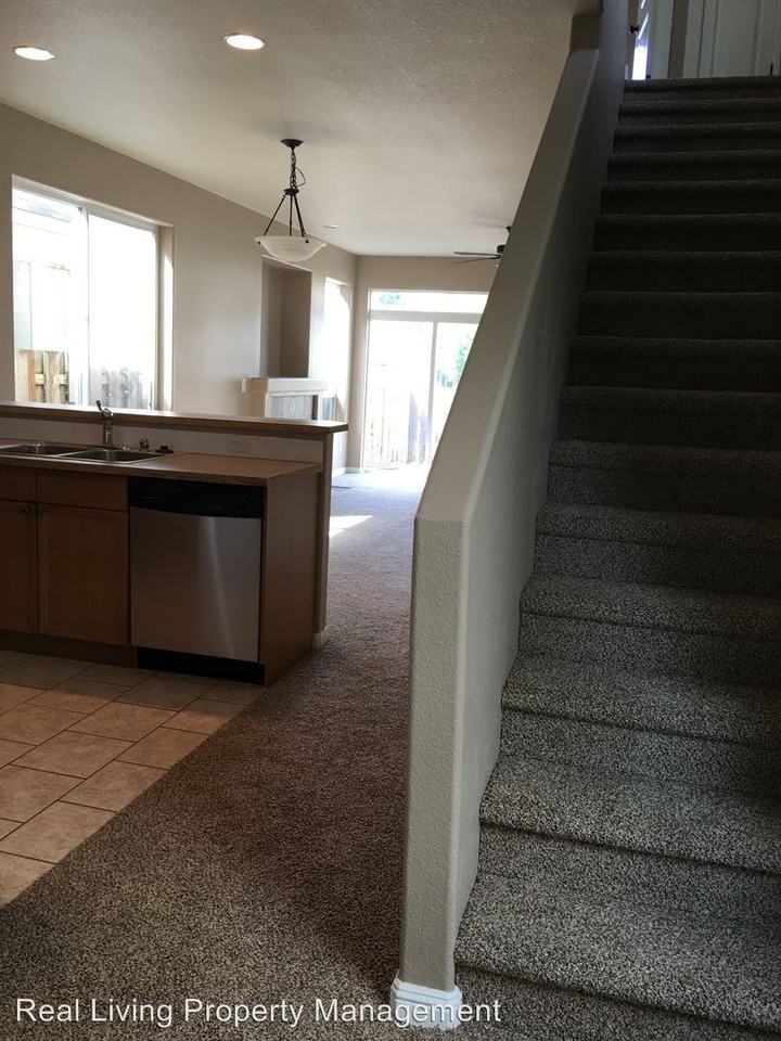 8843 N Burrage Ave - Photo 3 of 24