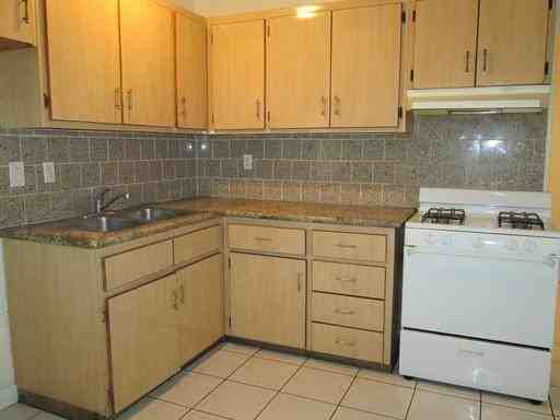 1215 English St - Photo 2 of 10