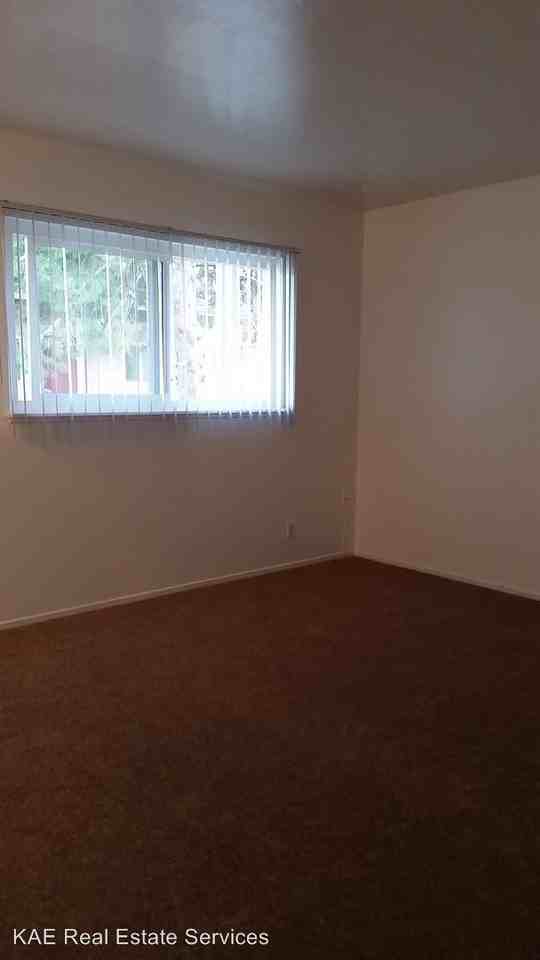 1560 164TH AVE. - Photo 2 of 4