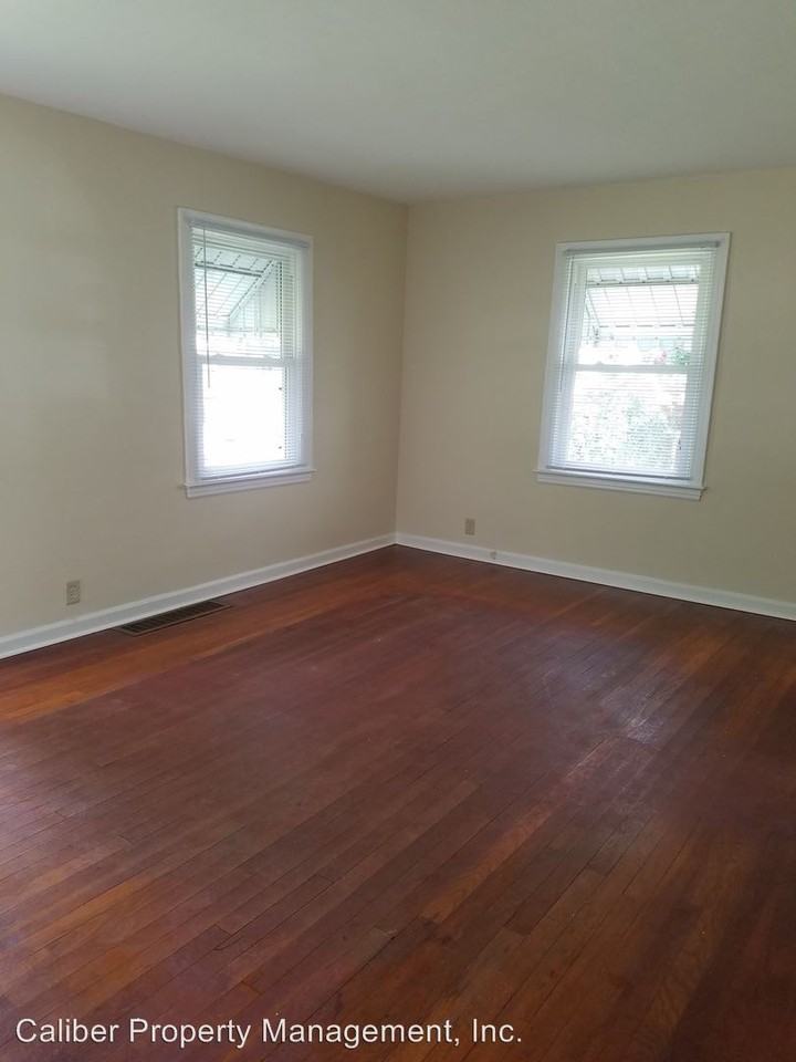 2248 Vermont Ave - Photo 3 of 11