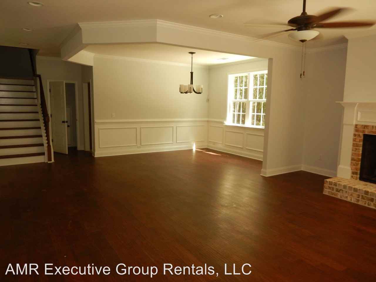 1013 Green Ridge Rd - Photo 2 of 12