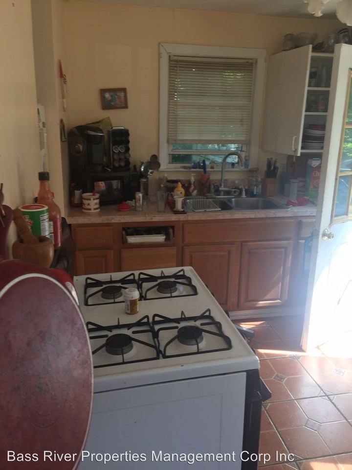 44 Pilgrim Ln - Photo 2 of 3