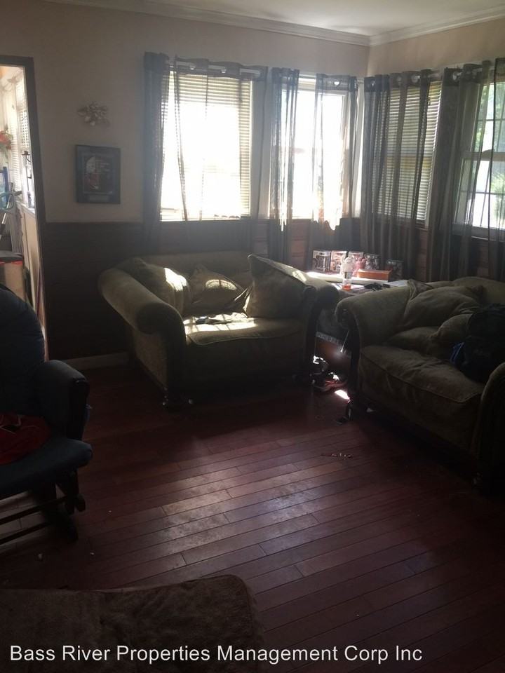 44 Pilgrim Ln - Photo 3 of 3