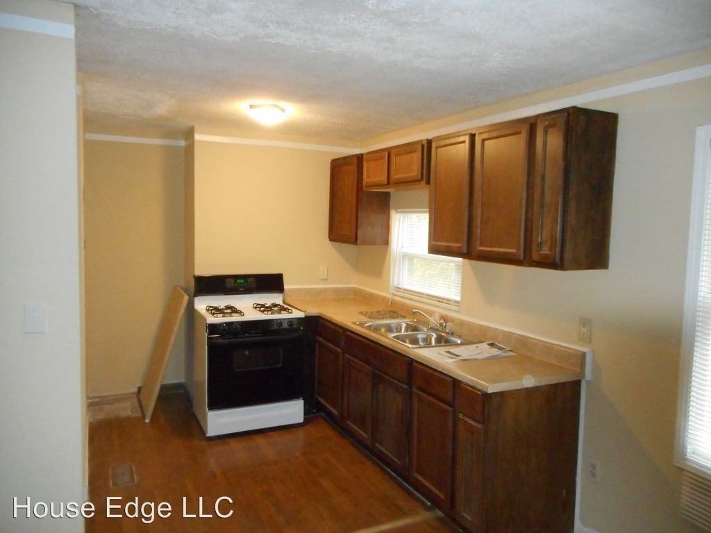 505 Bolton Rd NW - Photo 2 of 10