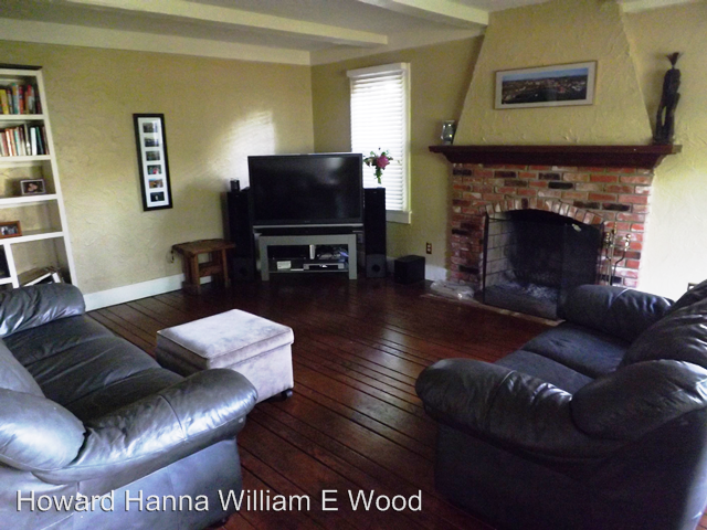 302 Whitehall Rd - Photo 2 of 8