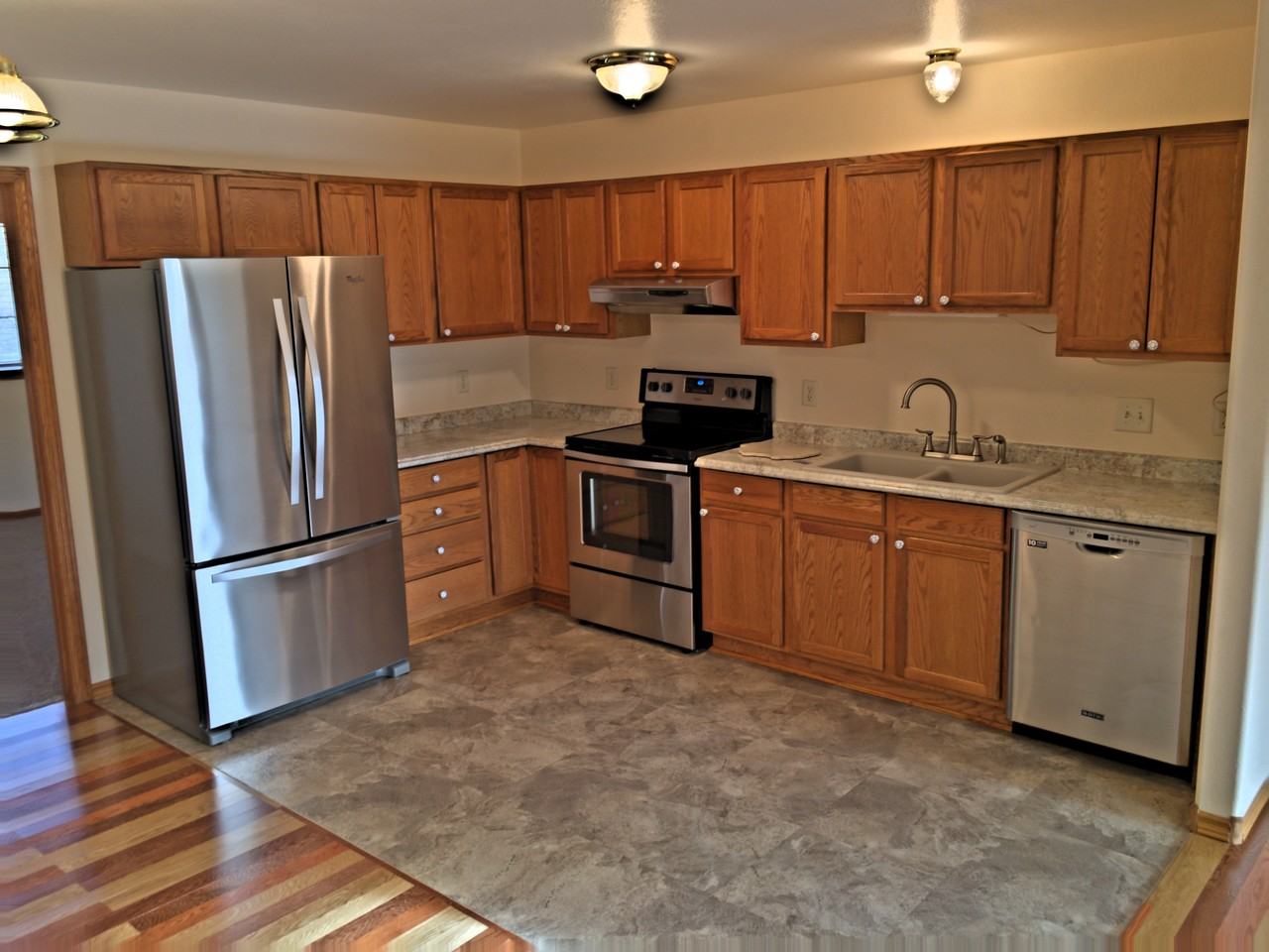 732 S 34th St - Photo 3 of 9