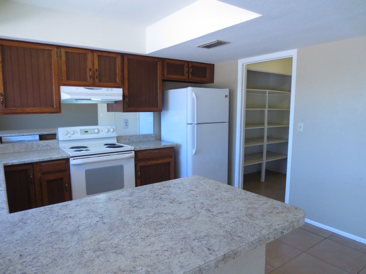 956 W Laguna Azul Ave - Photo 3 of 33