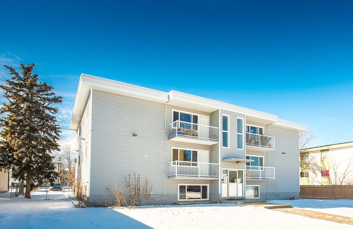 Whitestone Manor Apartments 10030 153 St NW, Edmonton, AB T5P 2B2