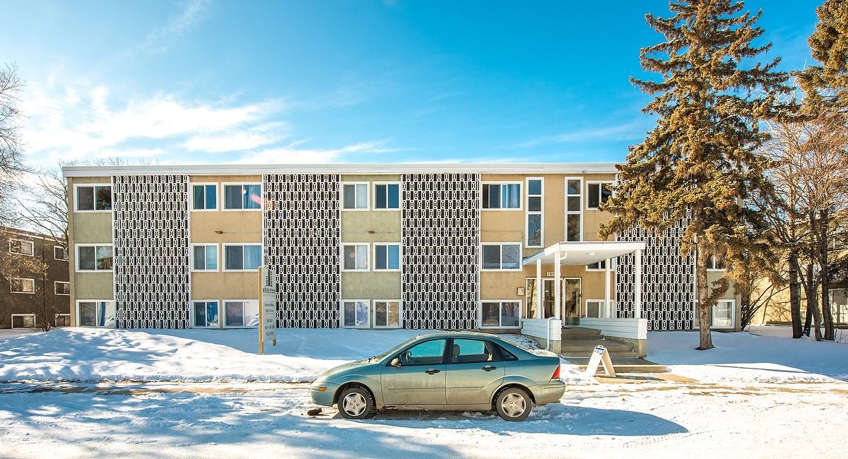 10024 154 St NW - Photo 3 of 3