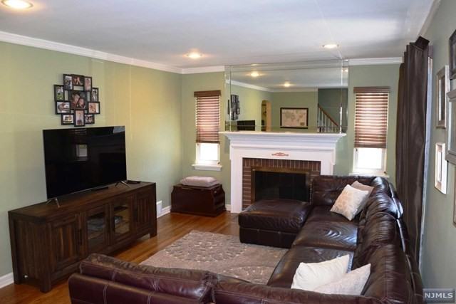 4-21 Summit Ave - Photo 2 of 15