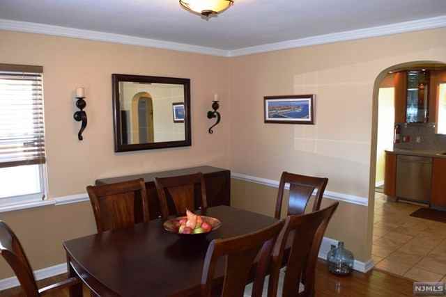 4-21 Summit Ave - Photo 3 of 15