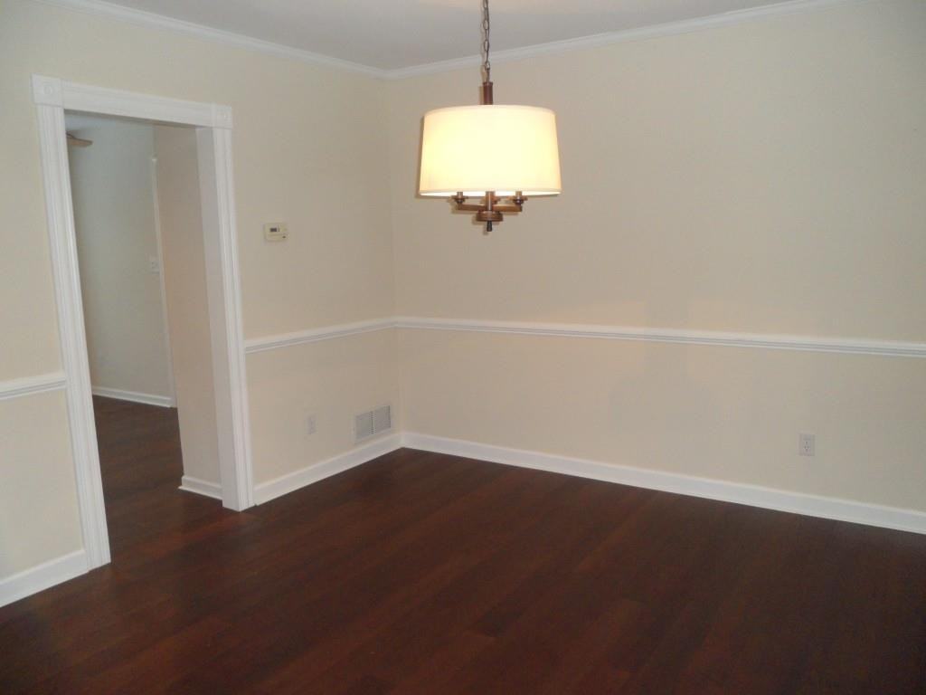 1075 Trailmore Dr - Photo 3 of 23