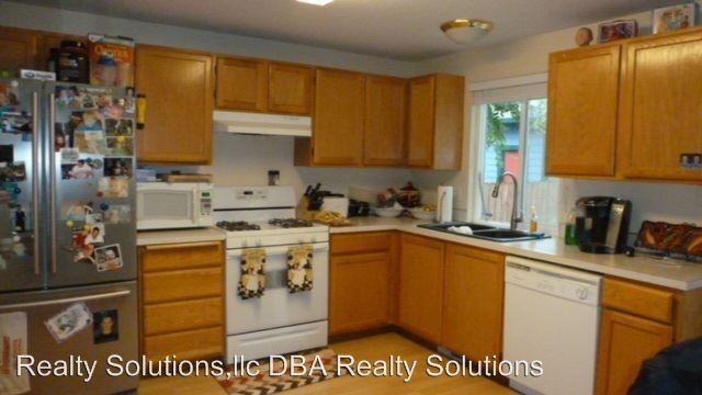 6311 NE 11th Ave - Photo 2 of 15