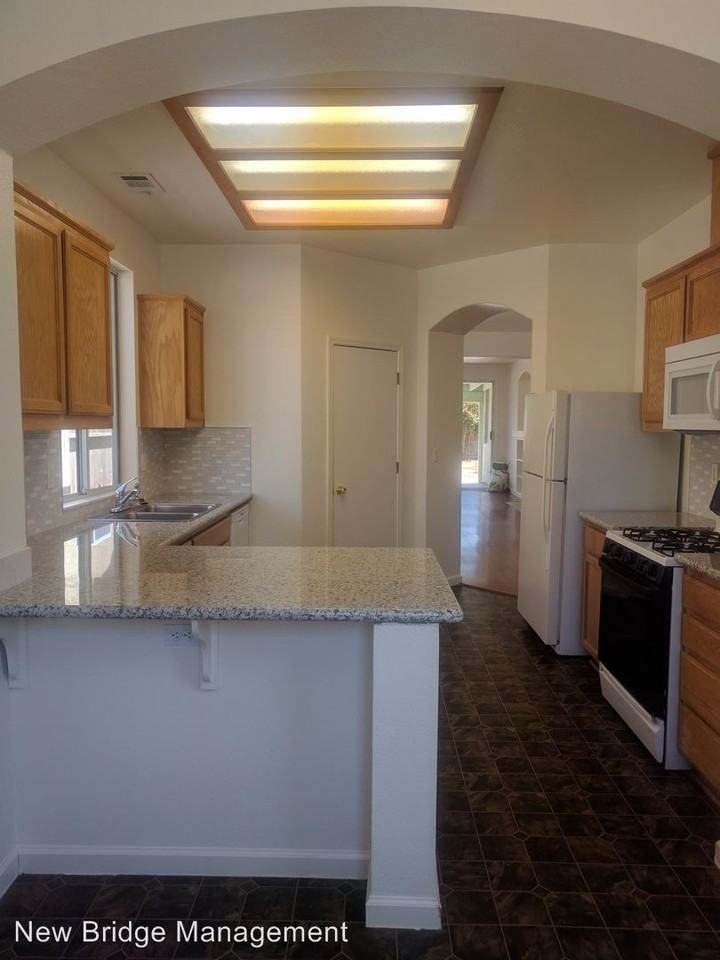 16551 Darlington St - Photo 3 of 19