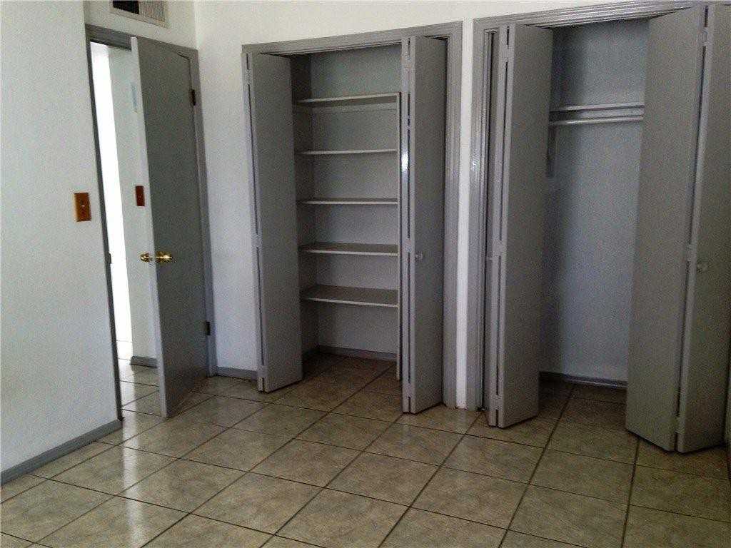 4627 Frankfort Ave - Photo 2 of 11