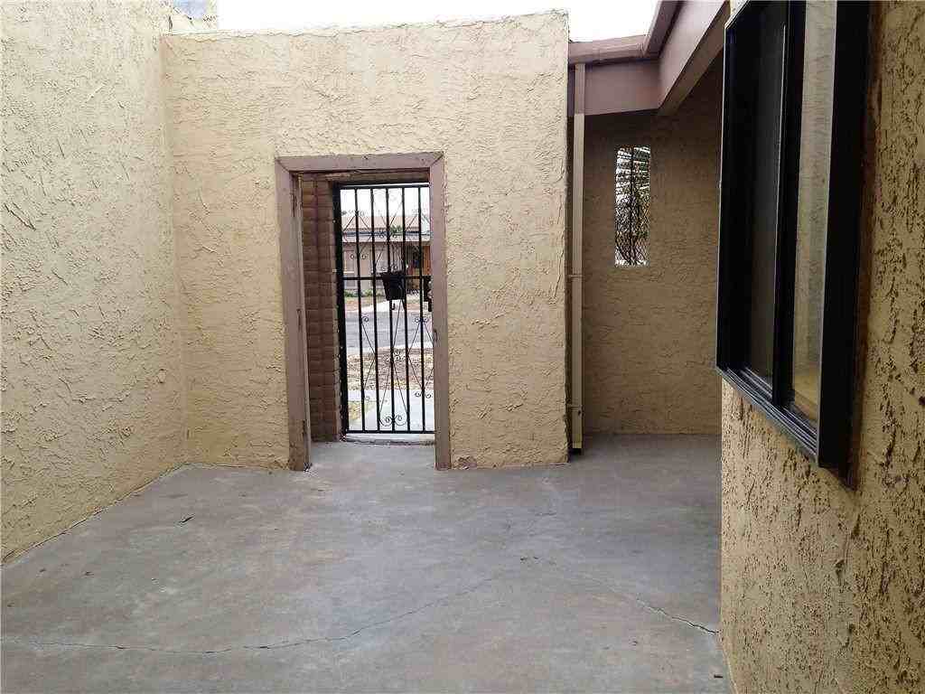 4627 Frankfort Ave - Photo 3 of 11