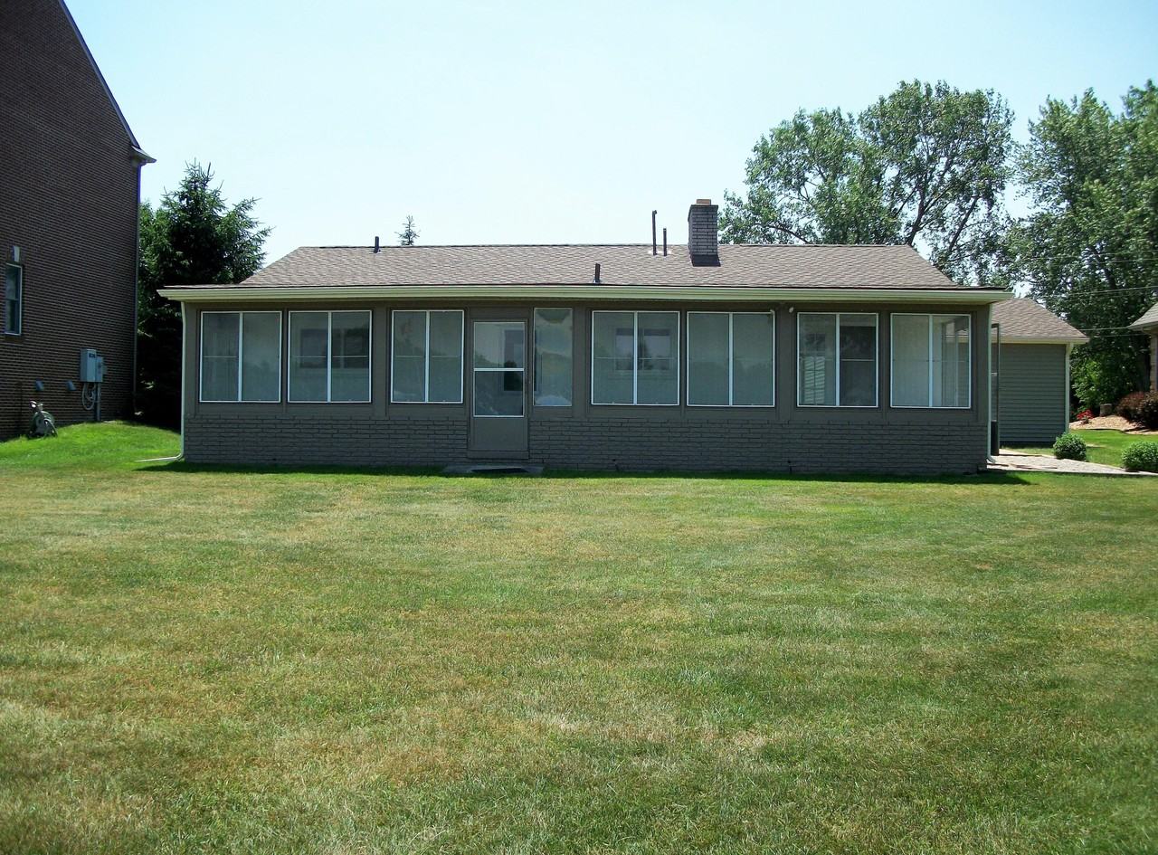 1611 Ludean Dr - Photo 3 of 19