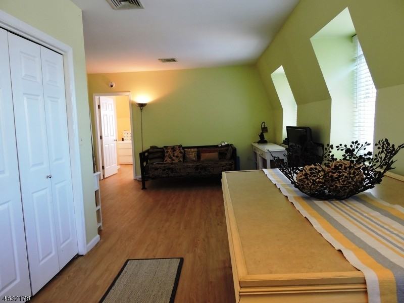 49 Wall St #7 - Photo 2 of 8