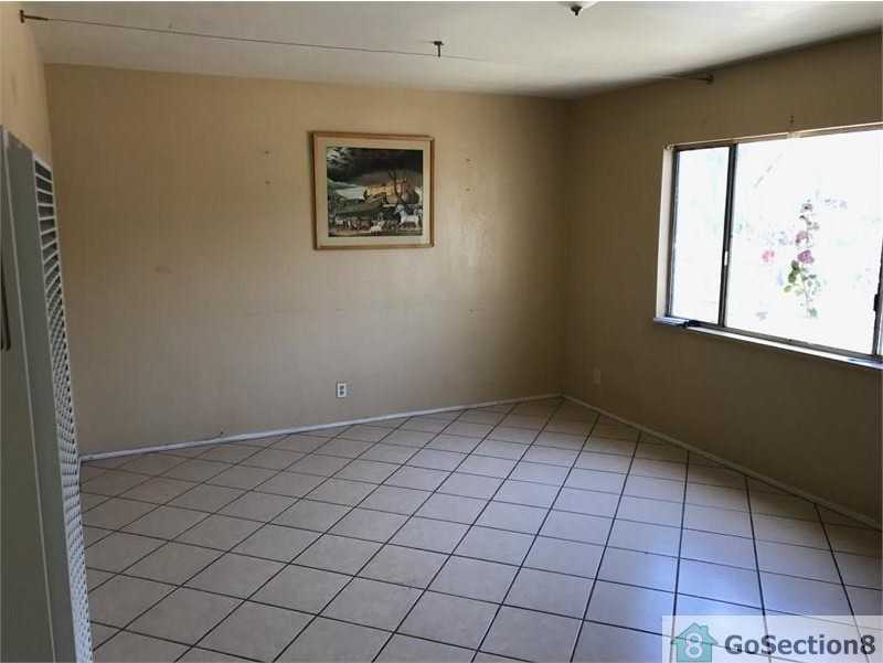 3265 Palm Ave - Photo 2 of 7