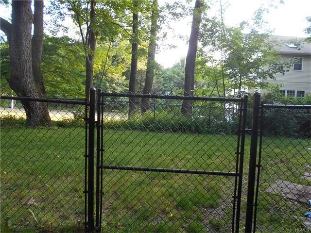 65 N Airmont Rd - Photo 3 of 16