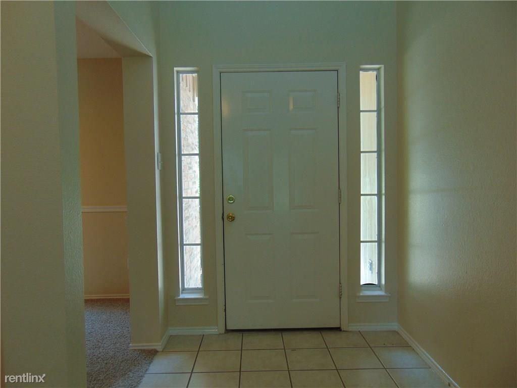 9812 Coolidge Dr - Photo 2 of 10