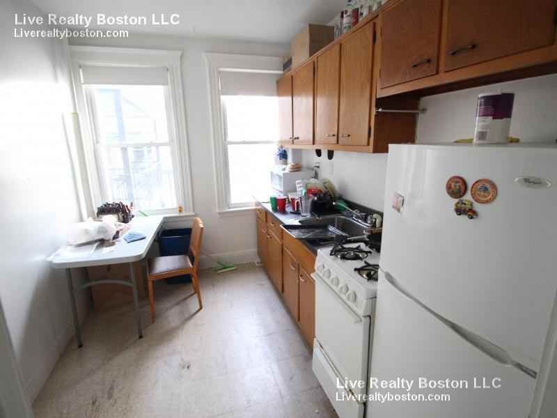 1669 Commonwealth Avenue