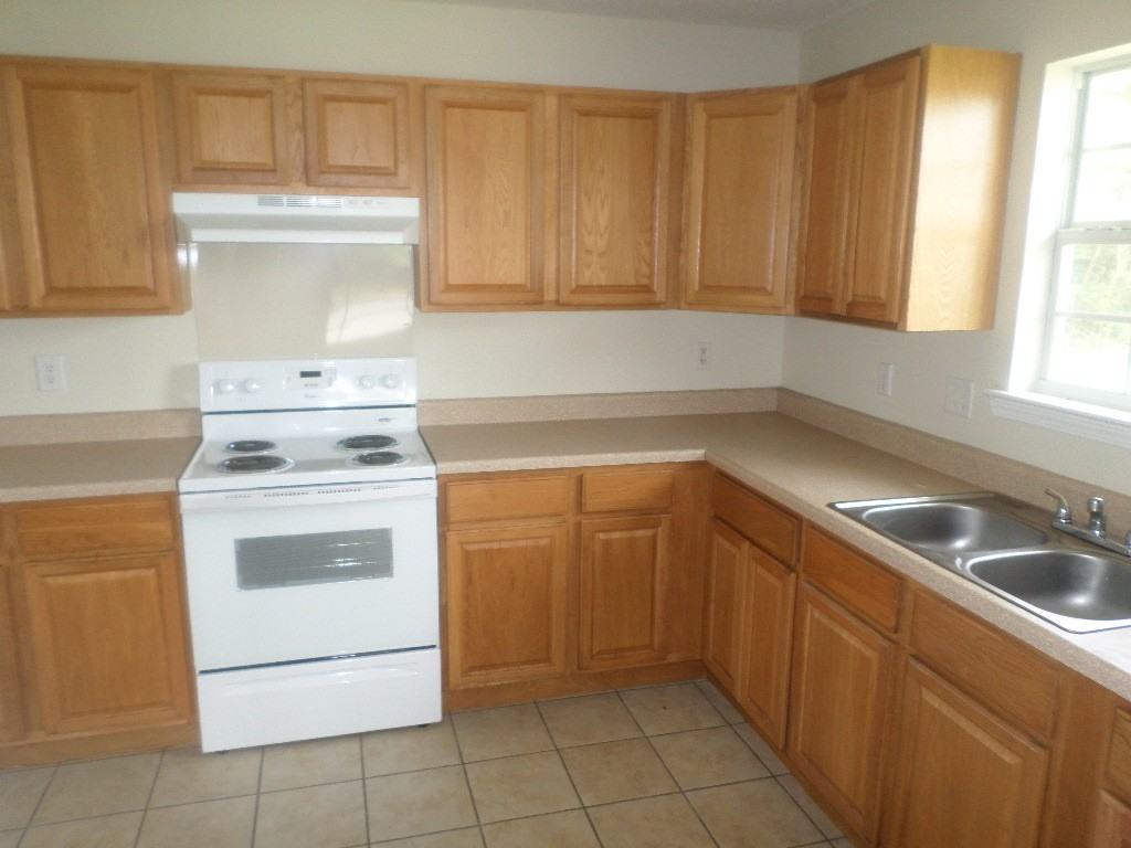 1535 White Wood Drive - Photo 3 of 8