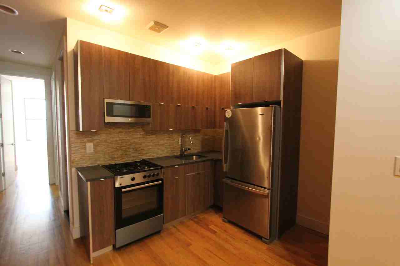 1715 Greene Ave #1LL