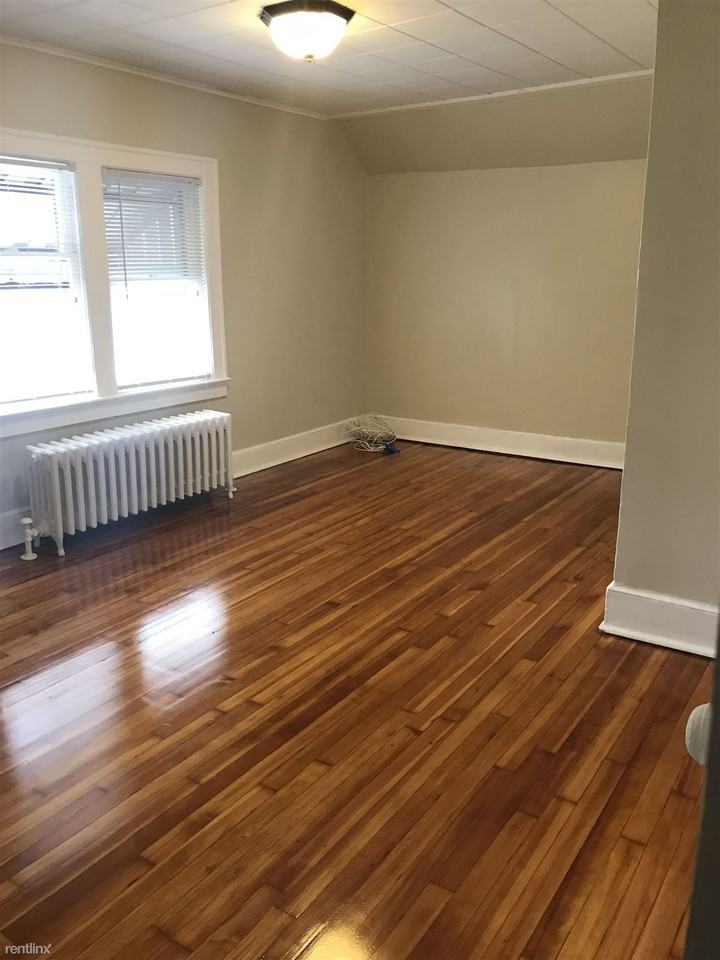 123 Hobart St - Photo 2 of 6