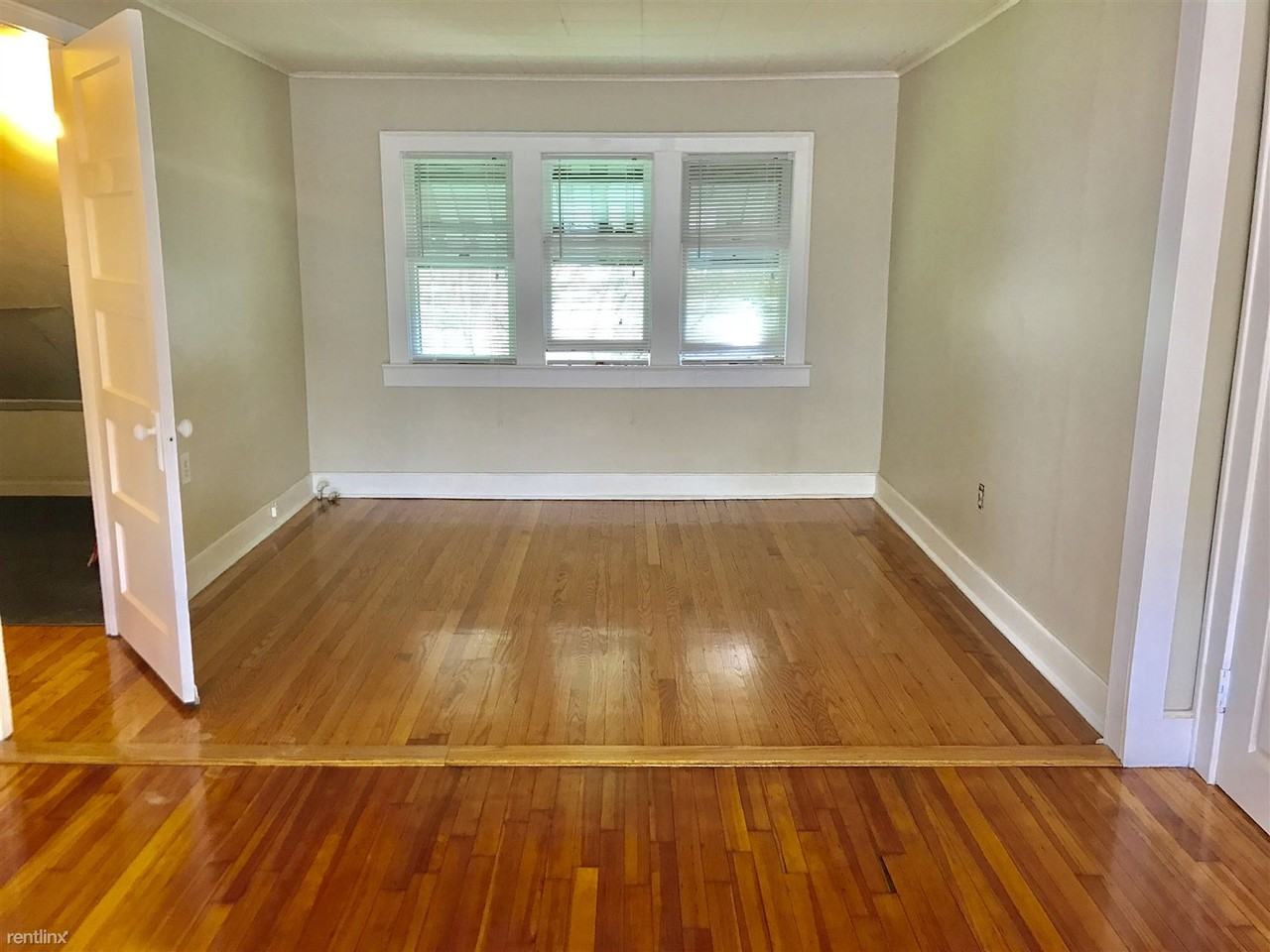 123 Hobart St - Photo 3 of 6