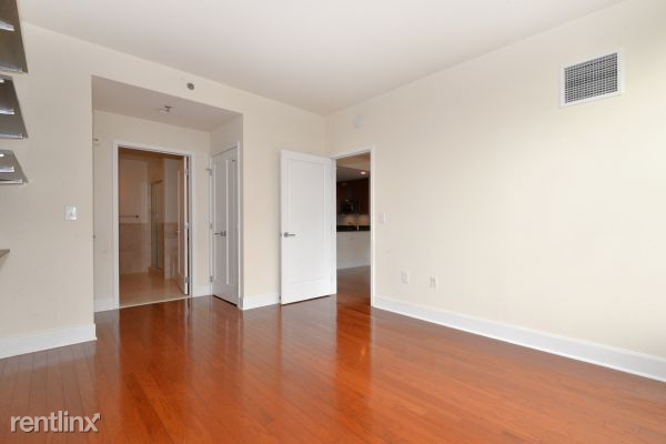 58 Wayne Ave - Photo 3 of 4