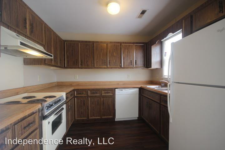 1602 8th Street SE - Photo 3 of 11