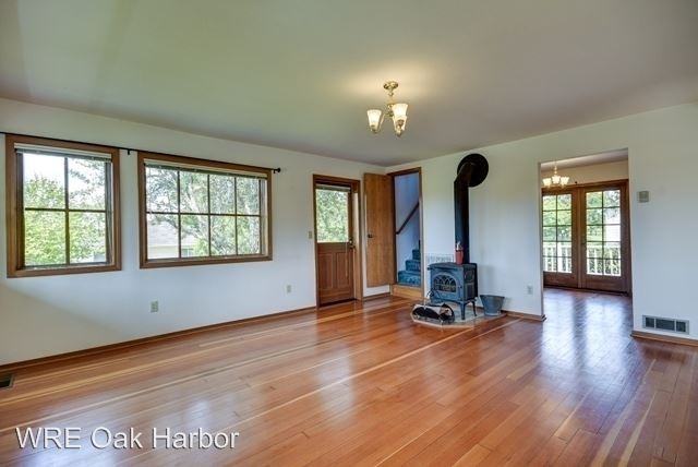 701 Leach St NE - Photo 3 of 6