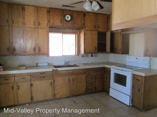 13473 Ave 180 - Photo 2 of 8