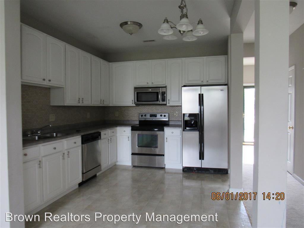 2037 Celebration Park Cir - Photo 2 of 10