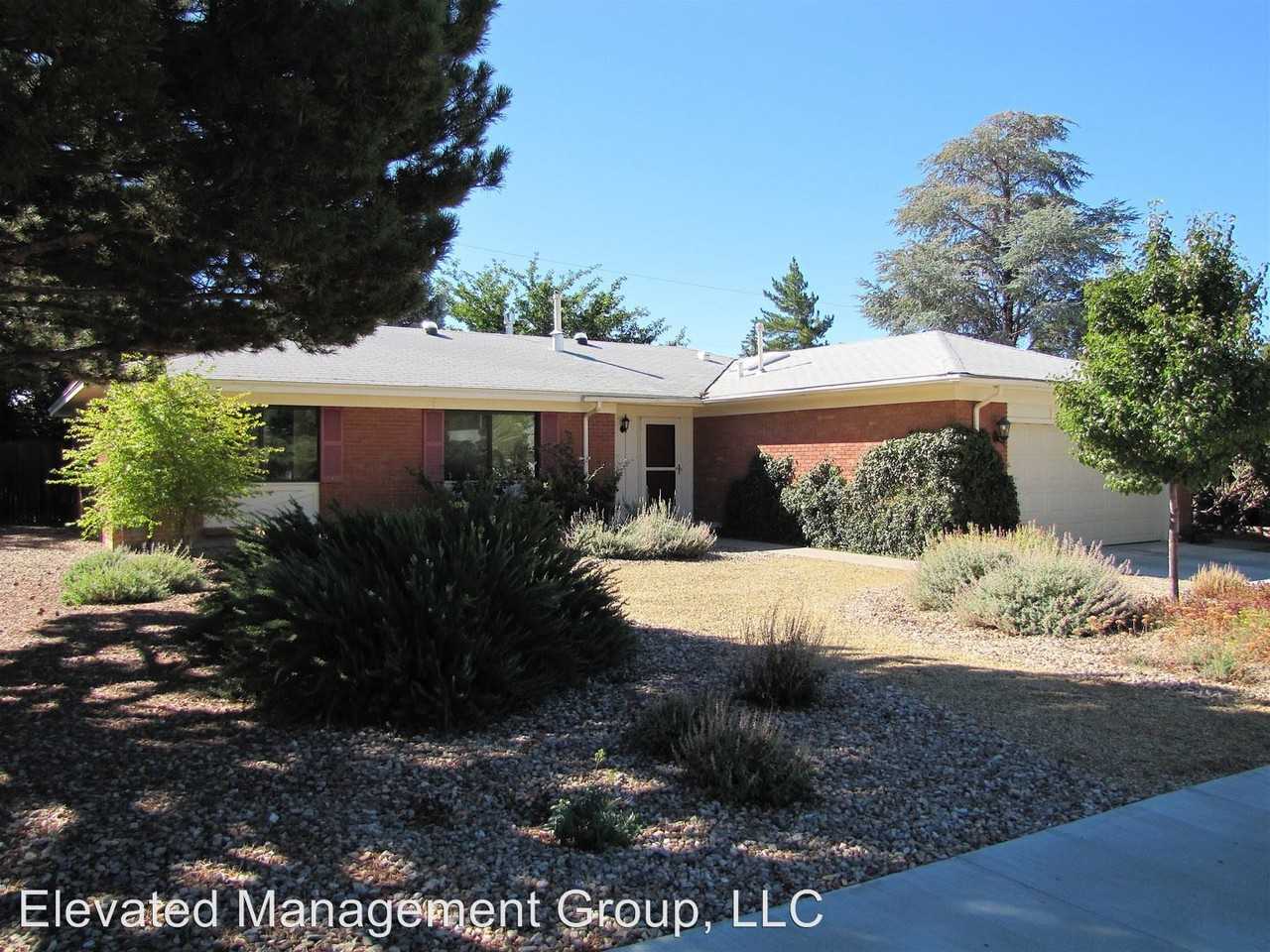 7212 Kathleen Ave NE - Photo 3 of 33