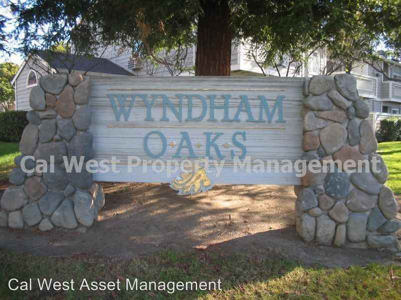 1562 Four Oaks Cir - Photo 3 of 7