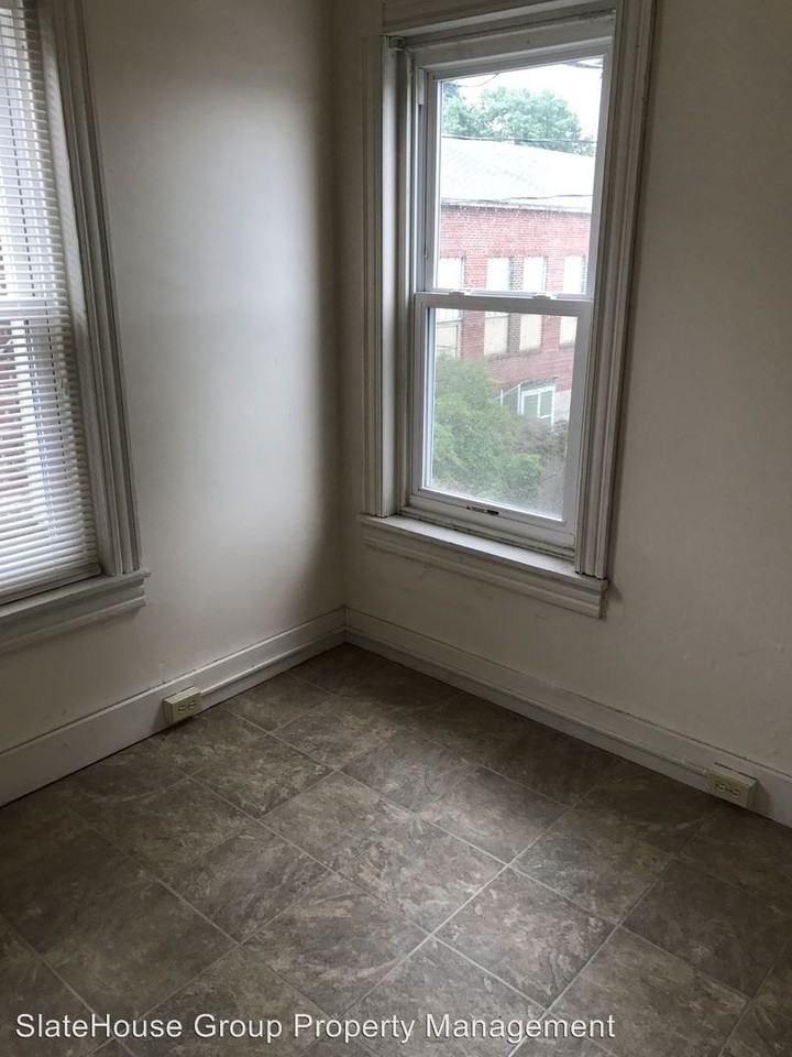 32 S Sterley St - Photo 3 of 7