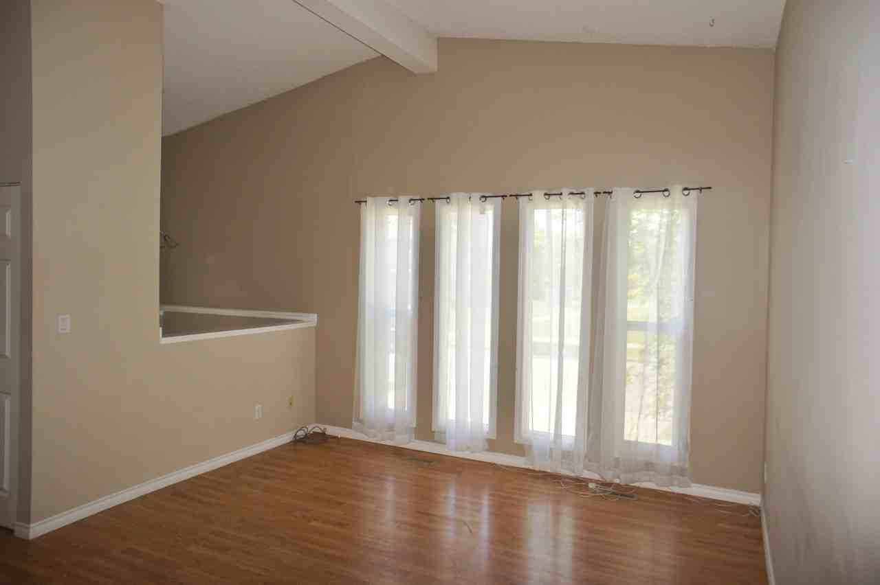 6407 180 St NW - Photo 3 of 10