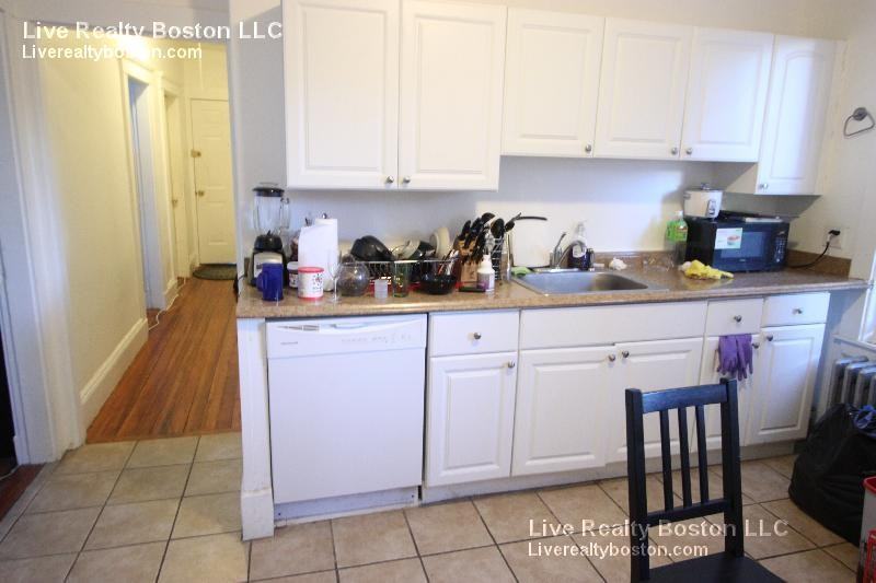 176 Kelton Street - Photo 2 of 2