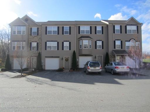 38 Buttonwood Ln - Photo 3 of 48